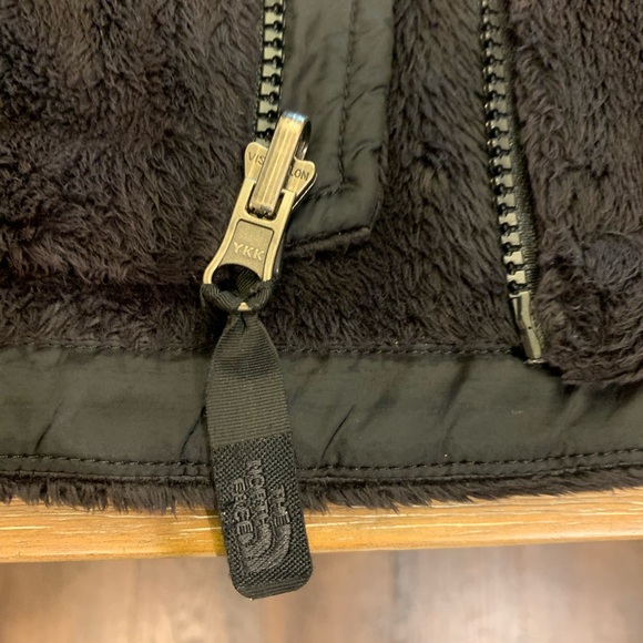 The North Face Women's Classic Black Jacket - Picture 7 of 14